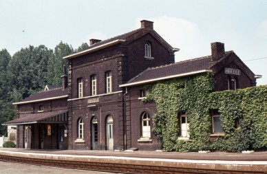 Herzele - SNCB K04436-06 (2).jpg